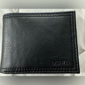 Levi's Classic Black Leather Men's Wallet